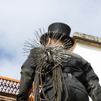 Kominiarz. Domowy Serwis Kominiarski.